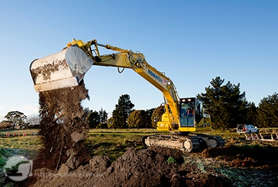 PC210LCi-10 on site